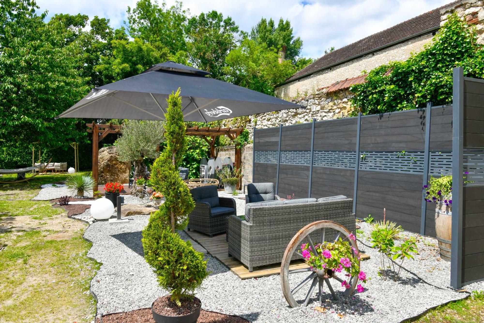 Enjoy Garden Hotel Vierzon Exterior photo